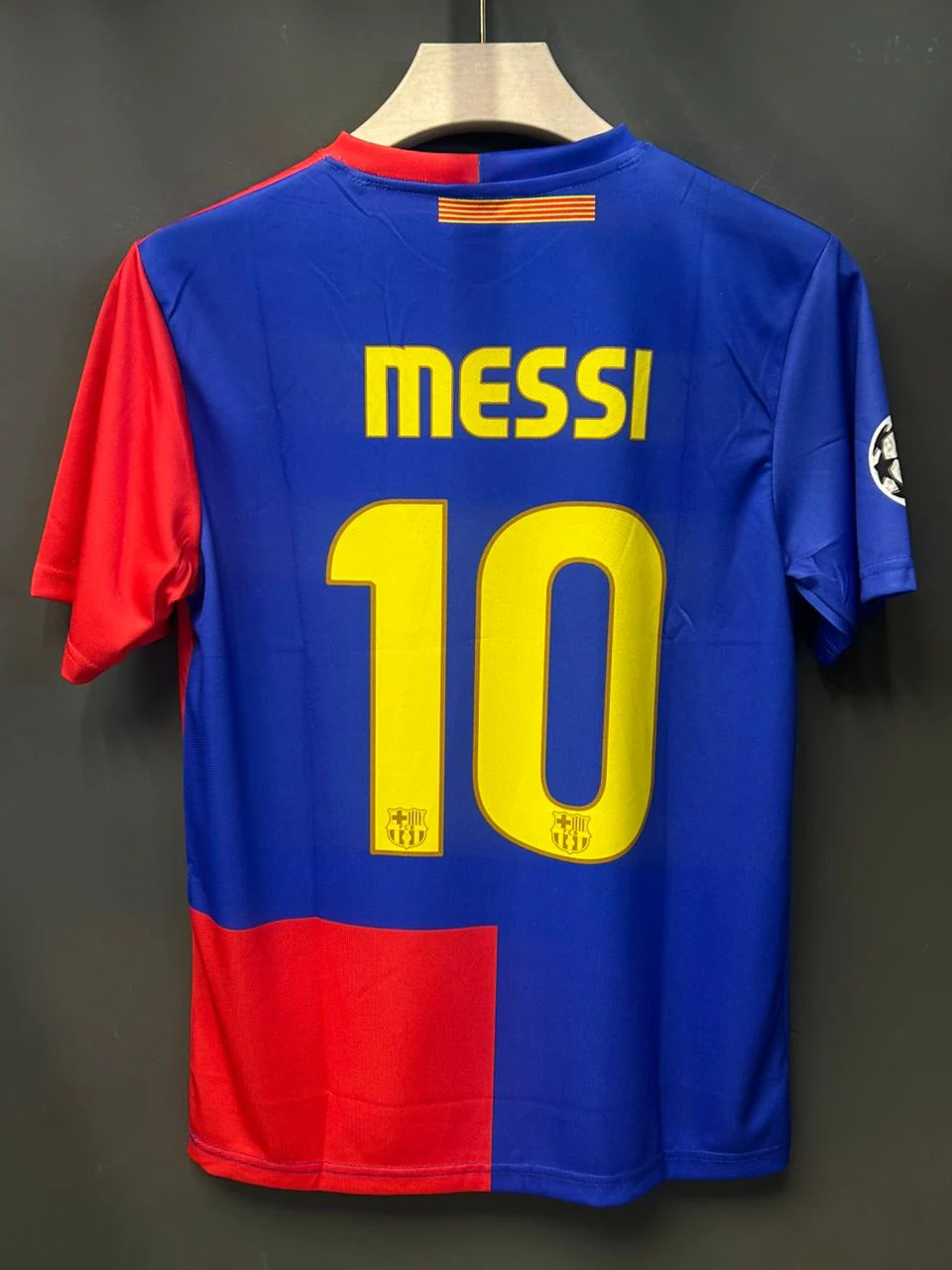 MESSI BARCELONA HOME KIT 2009 EMBROIDERY - Image 3